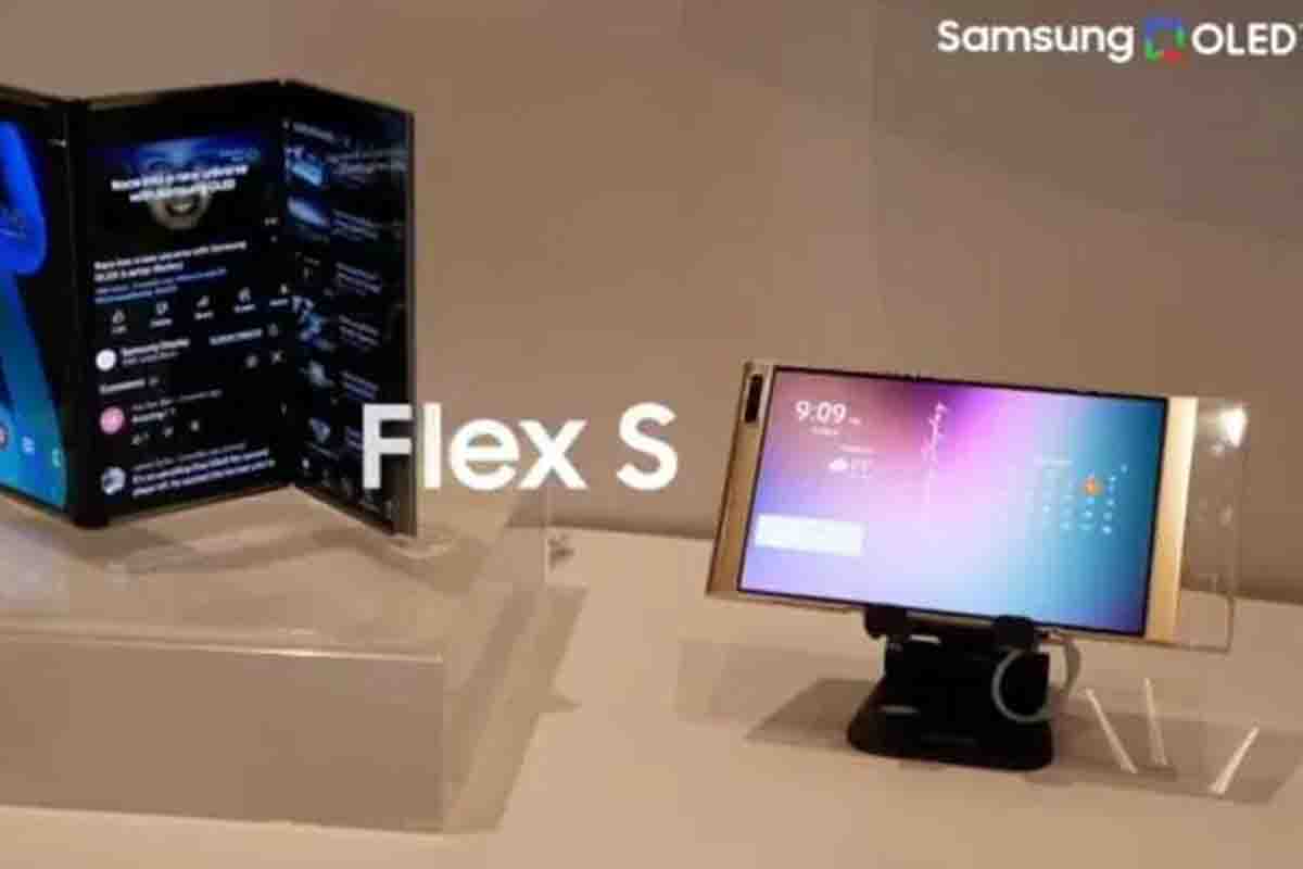 Samsung Flex Displays At CES 2022 Samsung Flex Displays At CES 2022