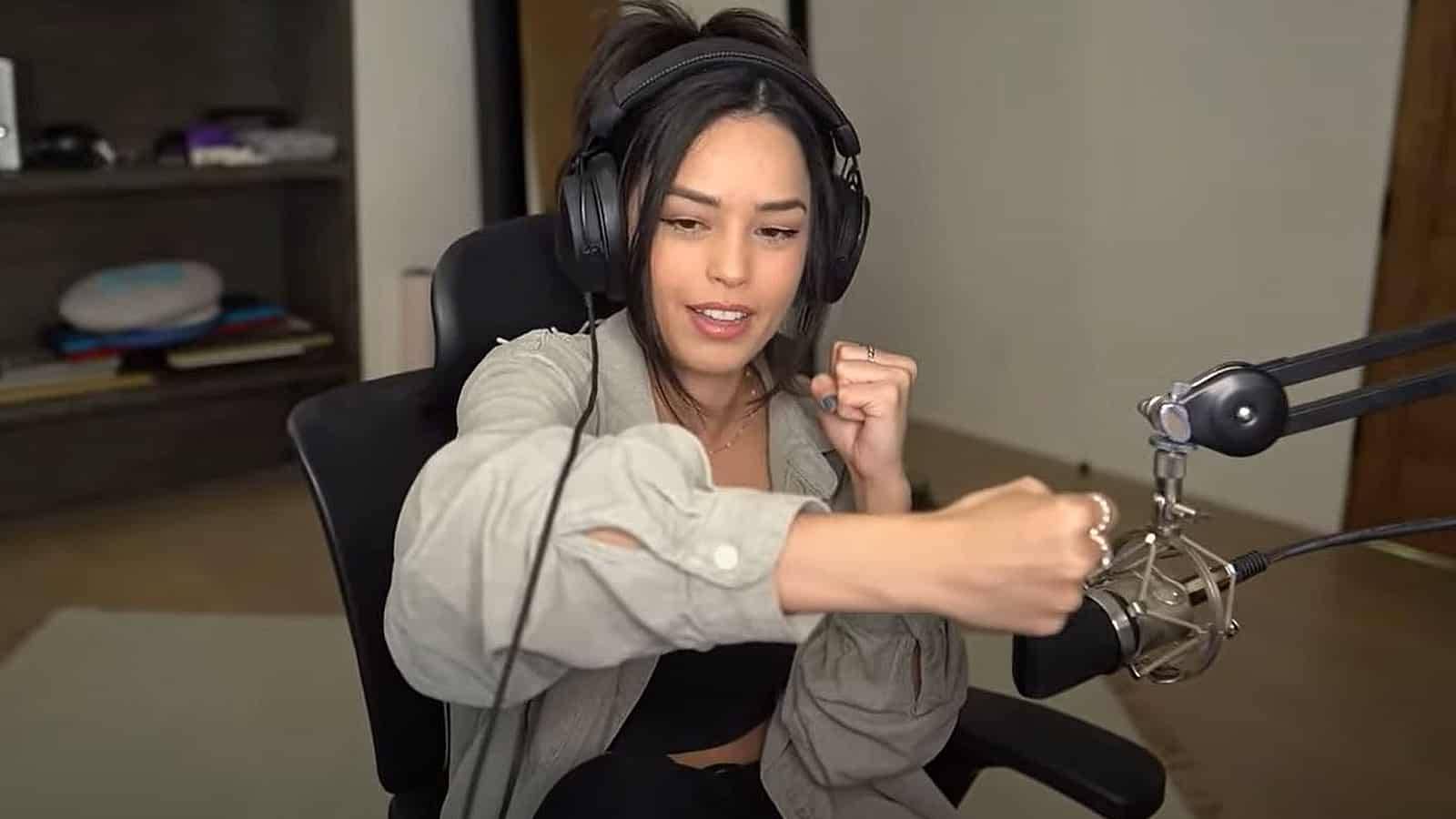 Valkyrae boxing
