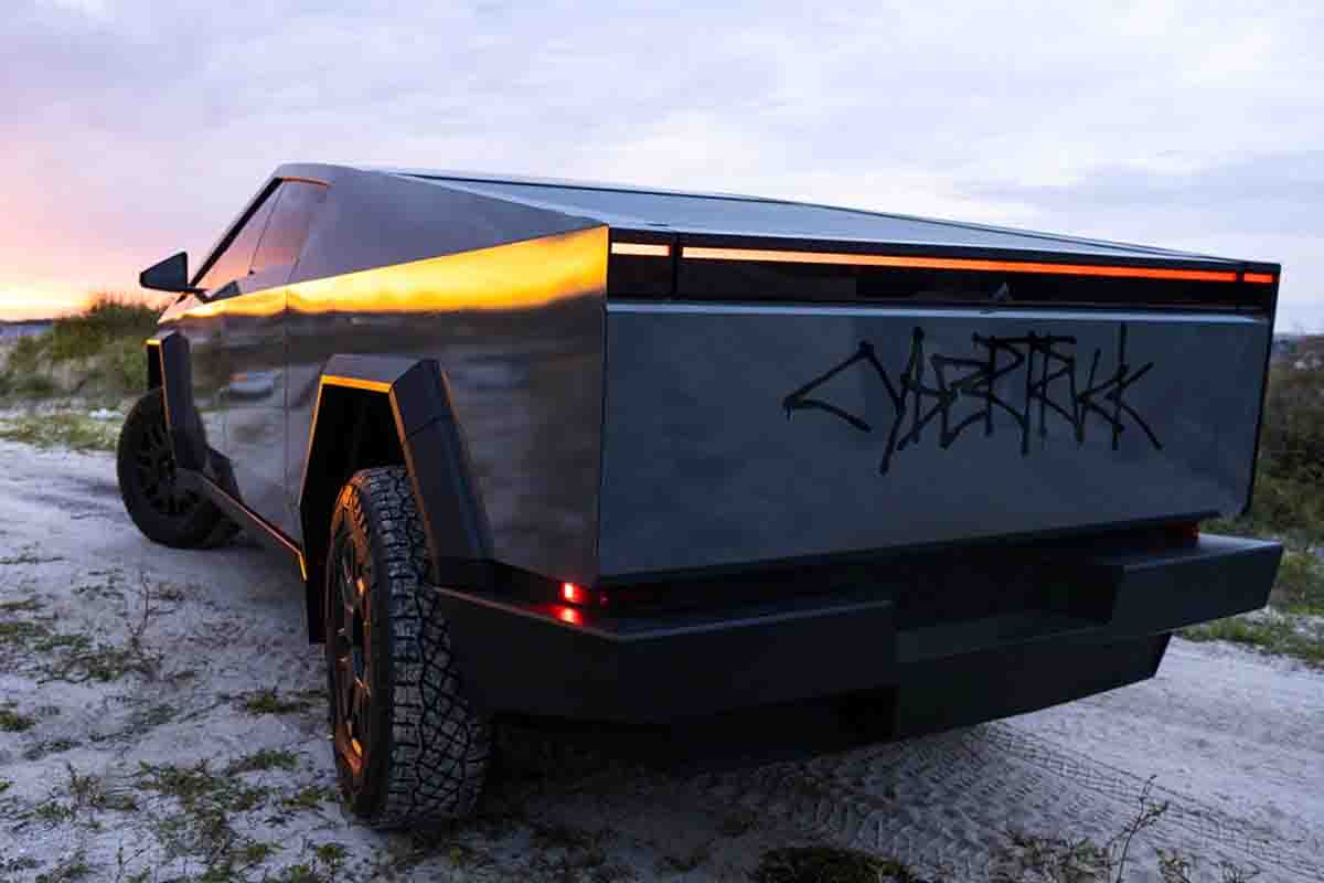 Twitter / TESBROS (@teslabros)